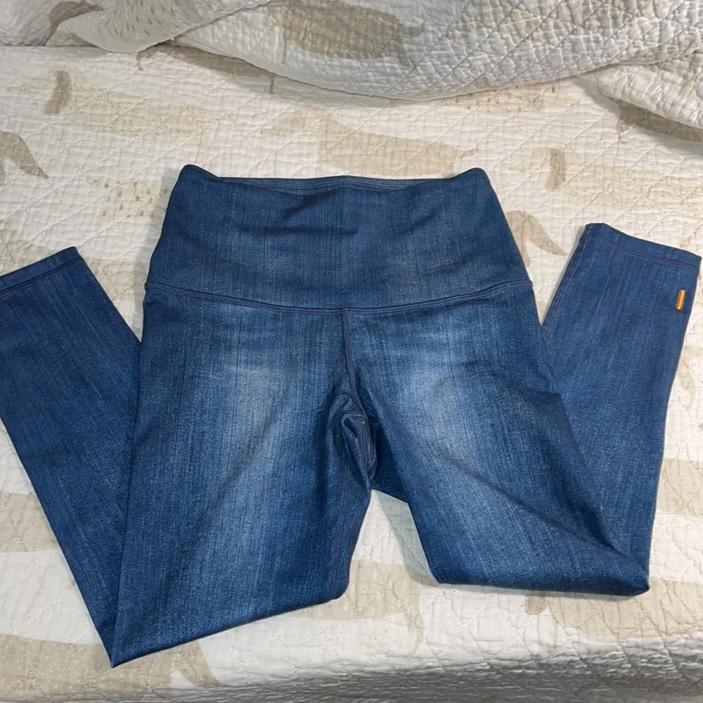 Lucy faux faded blue denim cropped leggings - Picture 4 of 5